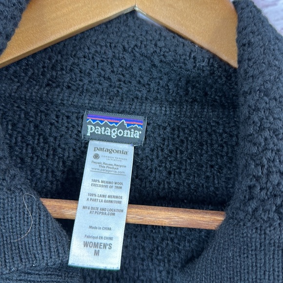 Patagonia Womens Sweater size Medium Black Knit Merino Wool Button Cardigan - Picture 2 of 10